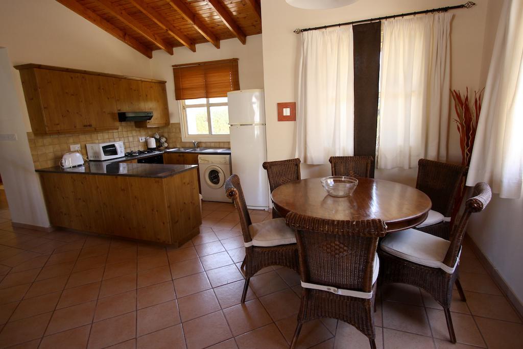 Amoroza Villa Pissouri Værelse billede