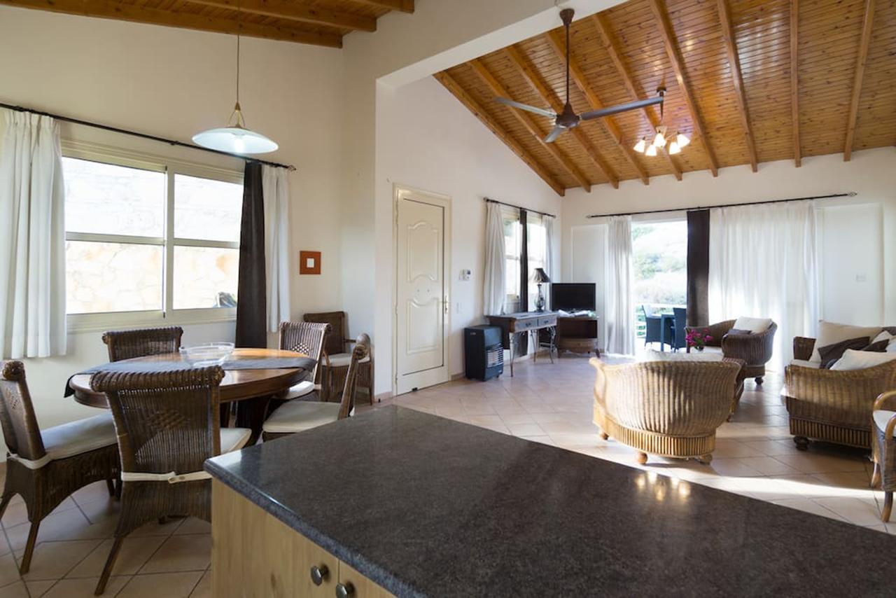 Amoroza Villa Pissouri Eksteriør billede